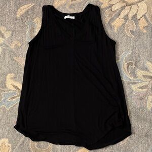 Zenana Outfitters Black Sleeveless Tank Top